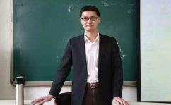 娱乐吃瓜酱罗翔,娱乐吃瓜界的法学大师