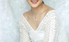 牛莉个人资料及简历,从喜剧演员到影视多面手，演艺生涯精彩回顾