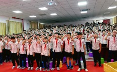 毒品的种类及危害对毒品说不人生赛场才能赢——全国先进工作者进校园开展禁毒防艾公益宣讲
