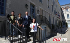 温县网红吃瓜事件视频播放,视频播放引发全网热议